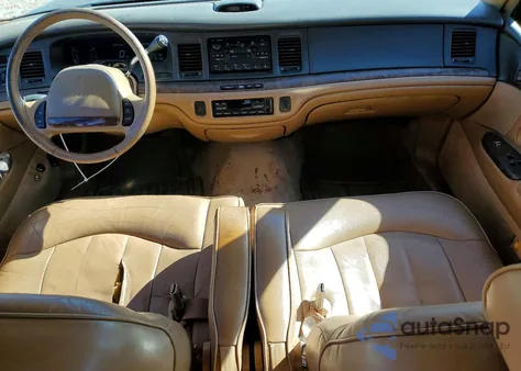 1996 Lincoln Town Car Executive z USA, uszkodzony, nr VIN 1LNLM81W3TY659386